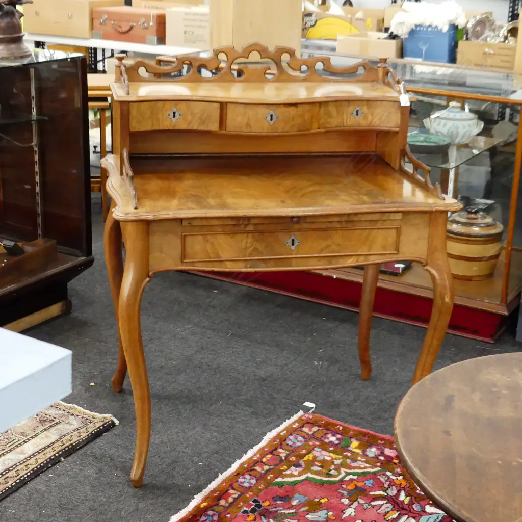EUROPEAN 19THC FIGURED WALNUT BONHEUR DU JOUR Image 1++
