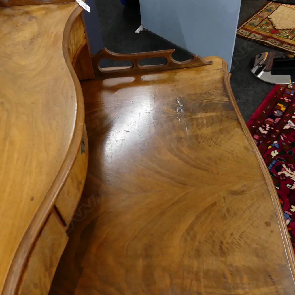 EUROPEAN 19THC FIGURED WALNUT BONHEUR DU JOUR Image 1++