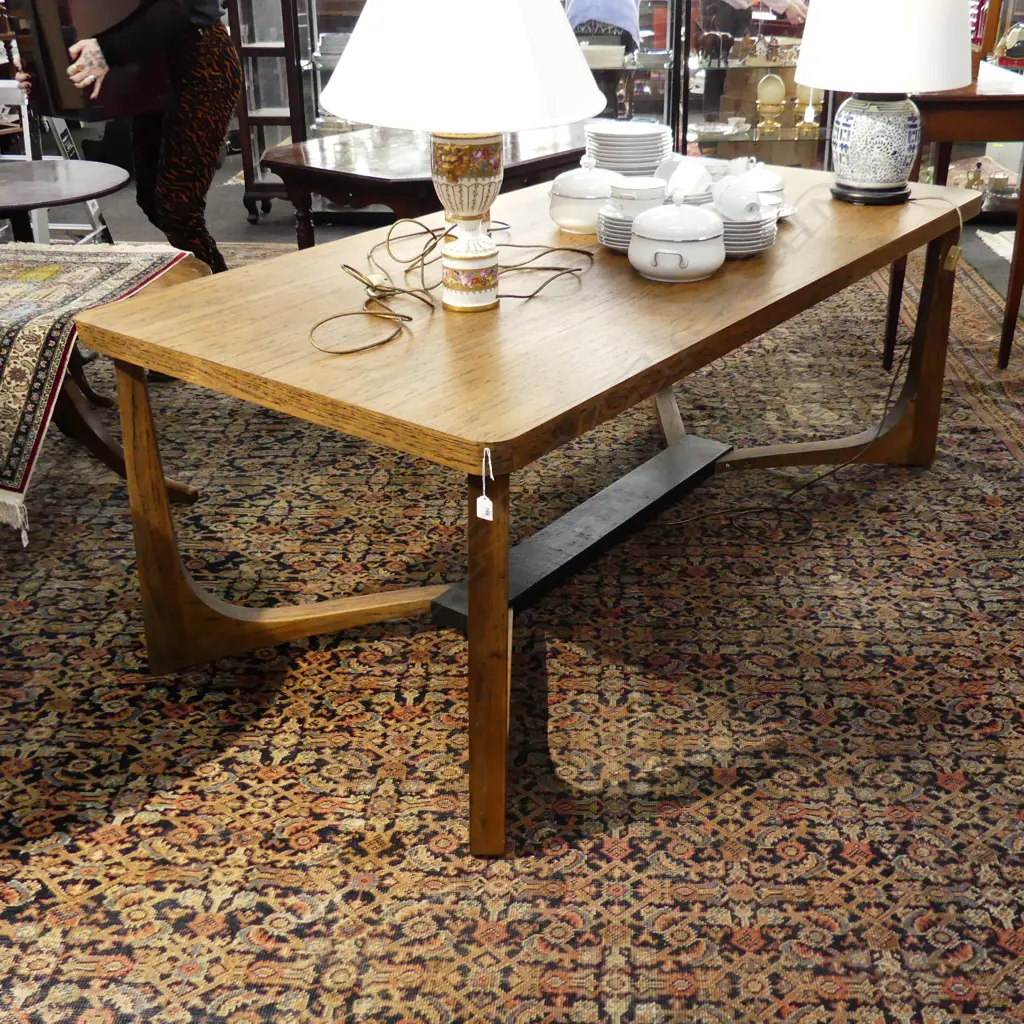 LG DESIGNER TEAK DINING TABLE Image 1++