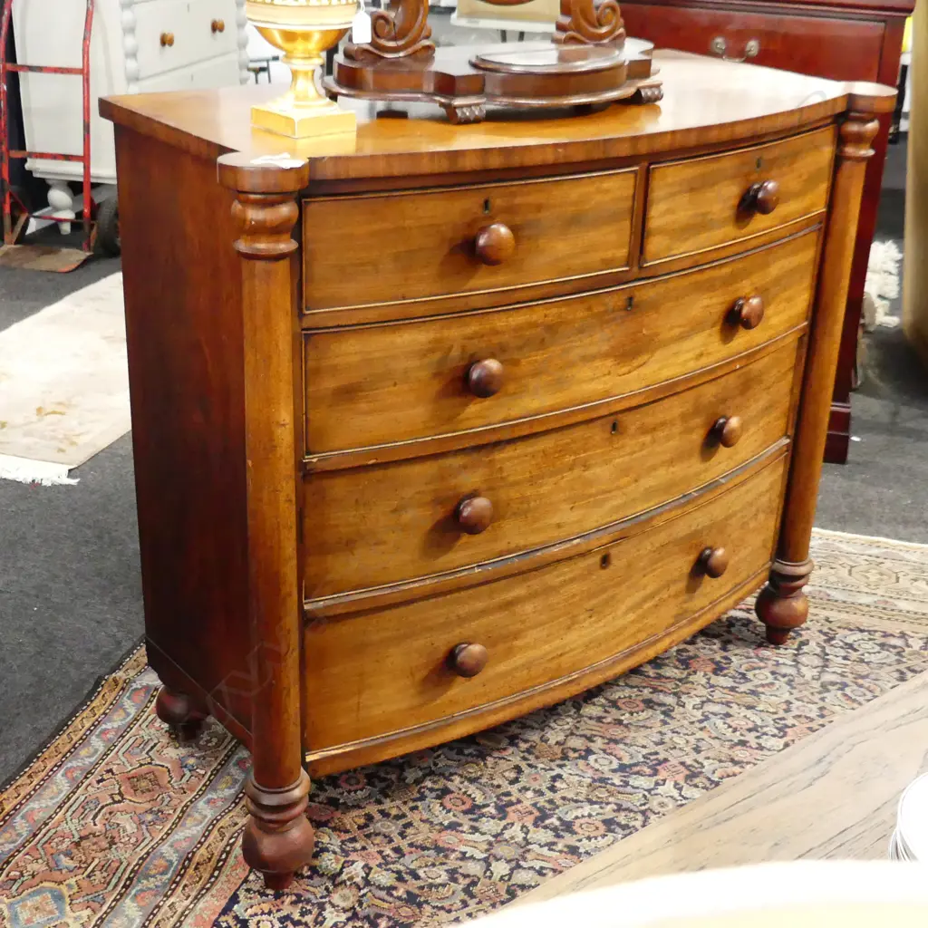 VICTORIAN MAHOGANY BOW FRONT 5 DRAWER CHEST Image 1++