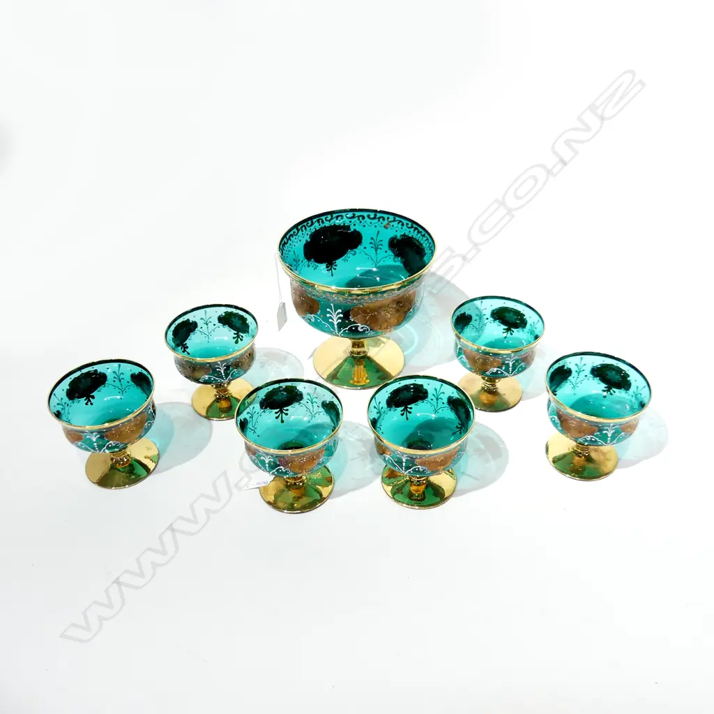 6 GREEN & GOLD VENETIAN GLASS STEMMED BOWLS C1980 H. 105, DIA 110MM Image 1++