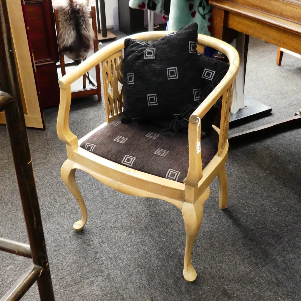 CLUB CHAIR; BLACK UPHOLSTERY Image 1++