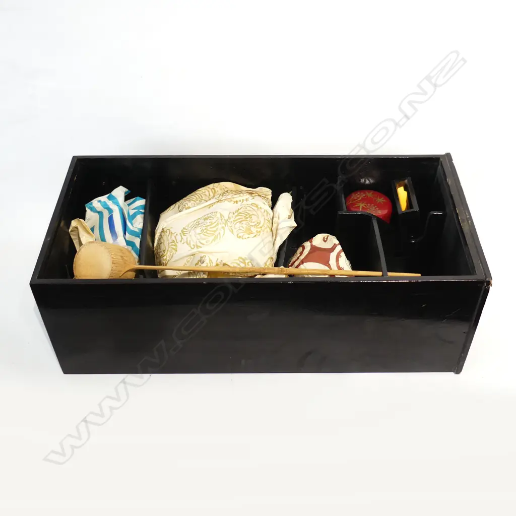 JAPANESE TEA CEREMONY SET IN TRAVEL BOX Image 1++