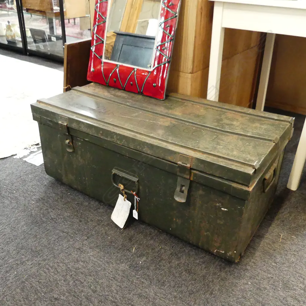 LG GREEN PAINTED METAL TRUNK L.900mm Image 1++