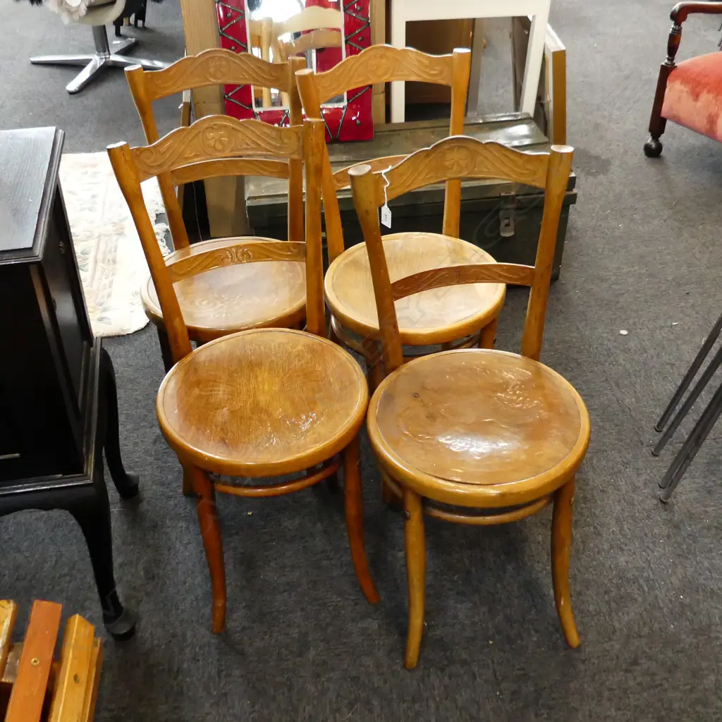 4 WOODEN THONET STYLE DINING CHAIRS  Image 1++