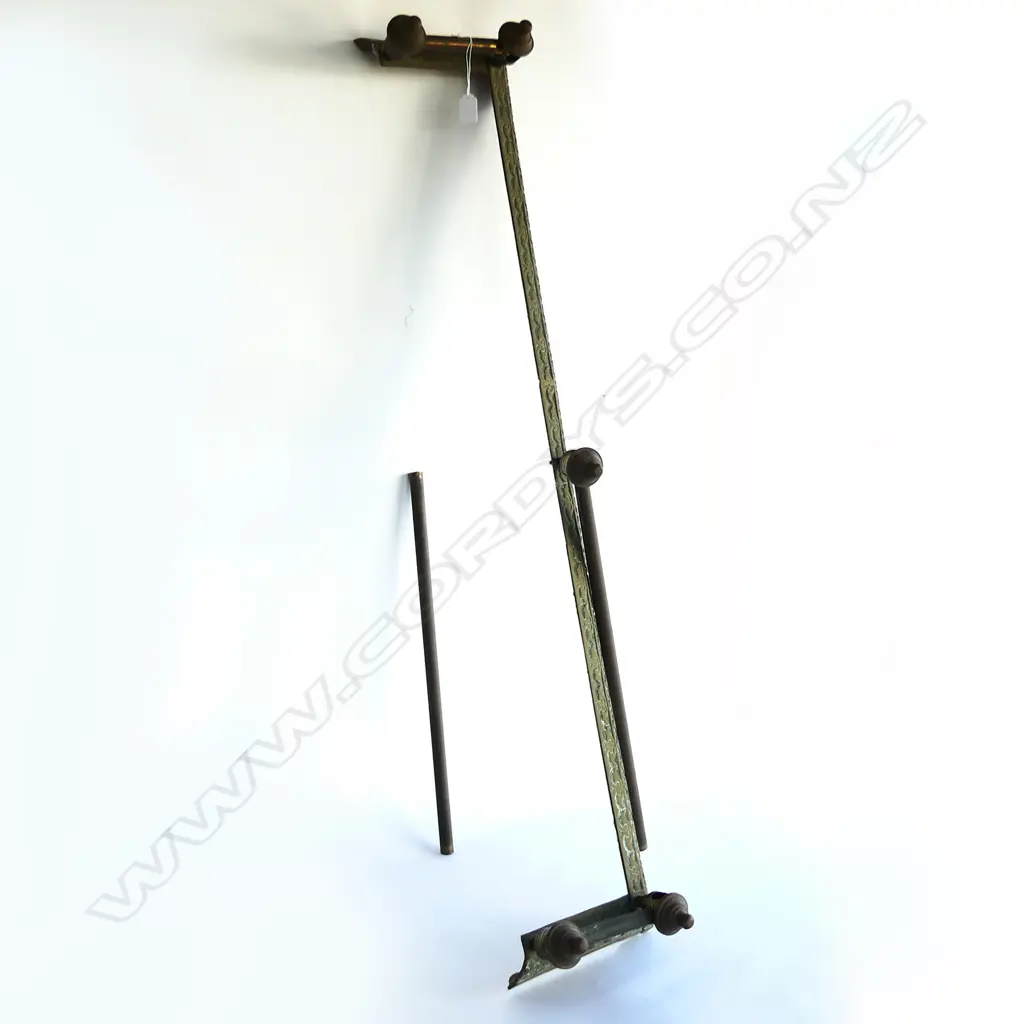 VINTAGE BRASS FIREPLACE FENDER L. 1240MM Image 1++