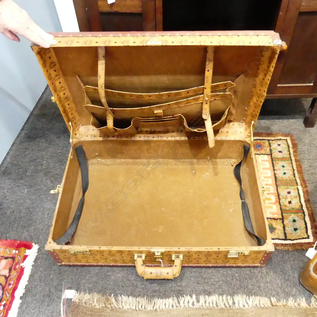 LG TRUNK CASE 'MCM' 715x215x460mm Image 1++