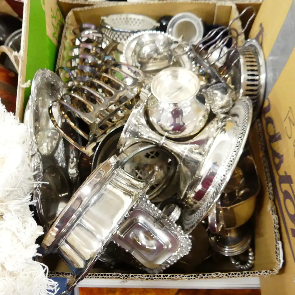 BOX LOT ASST. SILVER PLATE  Image 1++