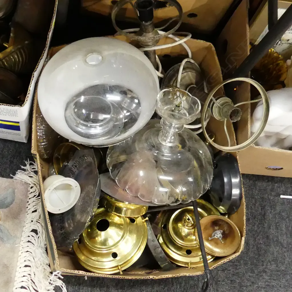 BOX LOT ASST. VINTAGE / DECO LIGHT FITTINGS Image 1++