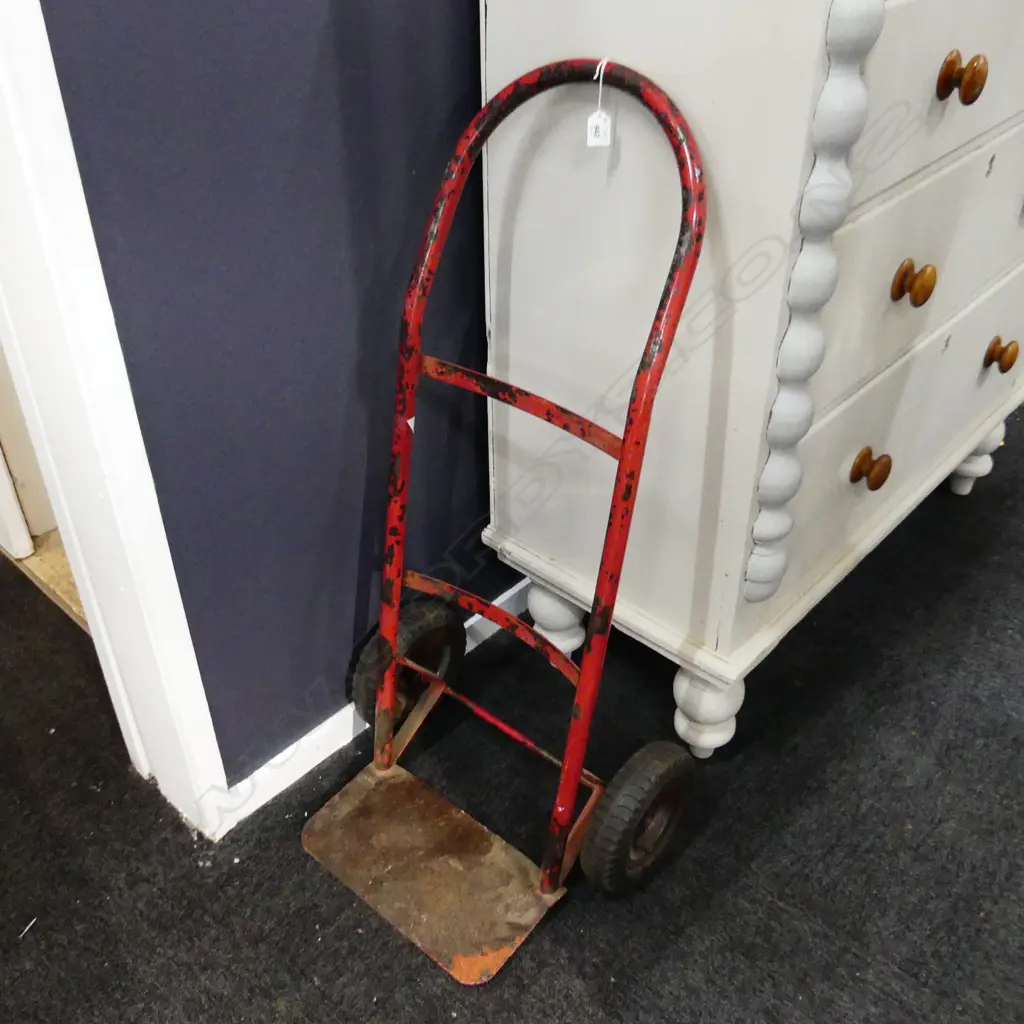 VINTAGE RED HAND TROLLEY H.1000mm Image 1++