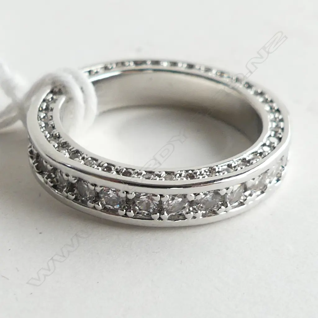 SILVER COLOURED  FULL DIAMANTE BAND ETERNITY RING, SZ8 Image 1++