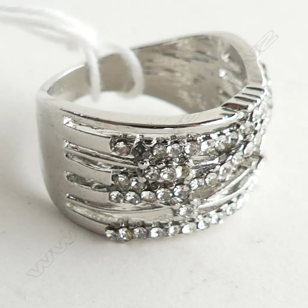 SILVER COLOUR MODERN DIAMANTE MULTI BAND RING Image 1++