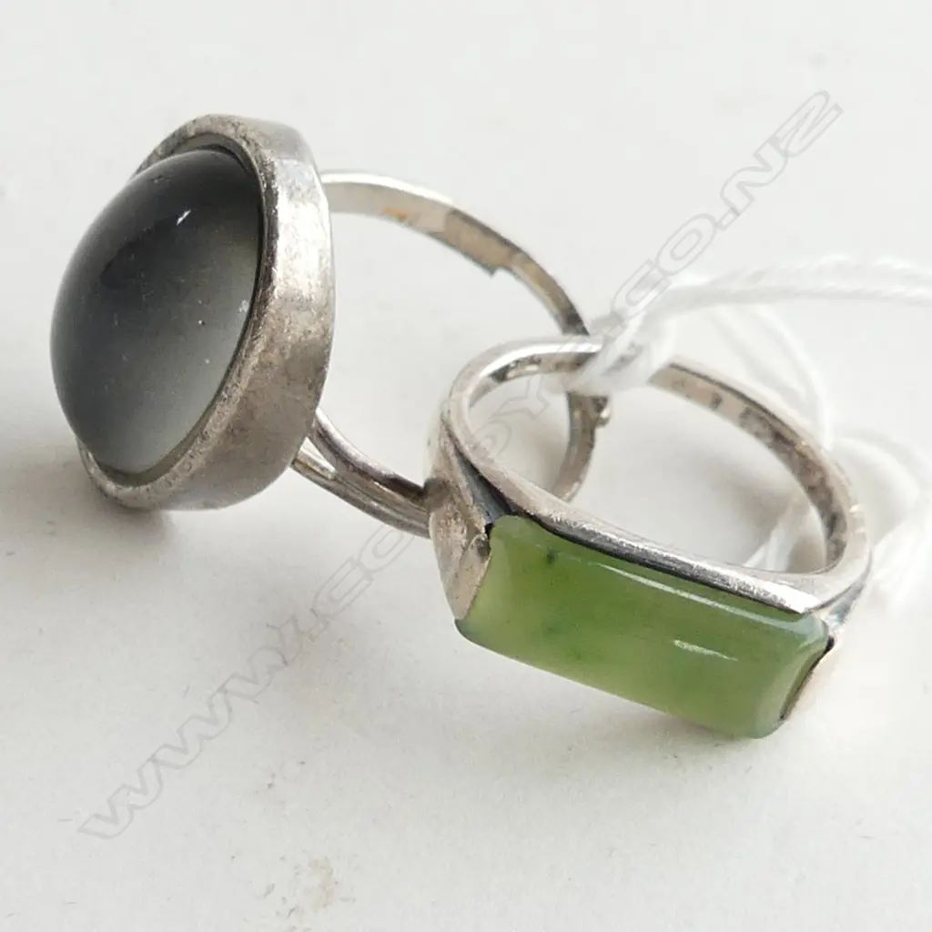 1 SILVER RING, PLUS MOOD STONE RING 8.9GMS Image 1++