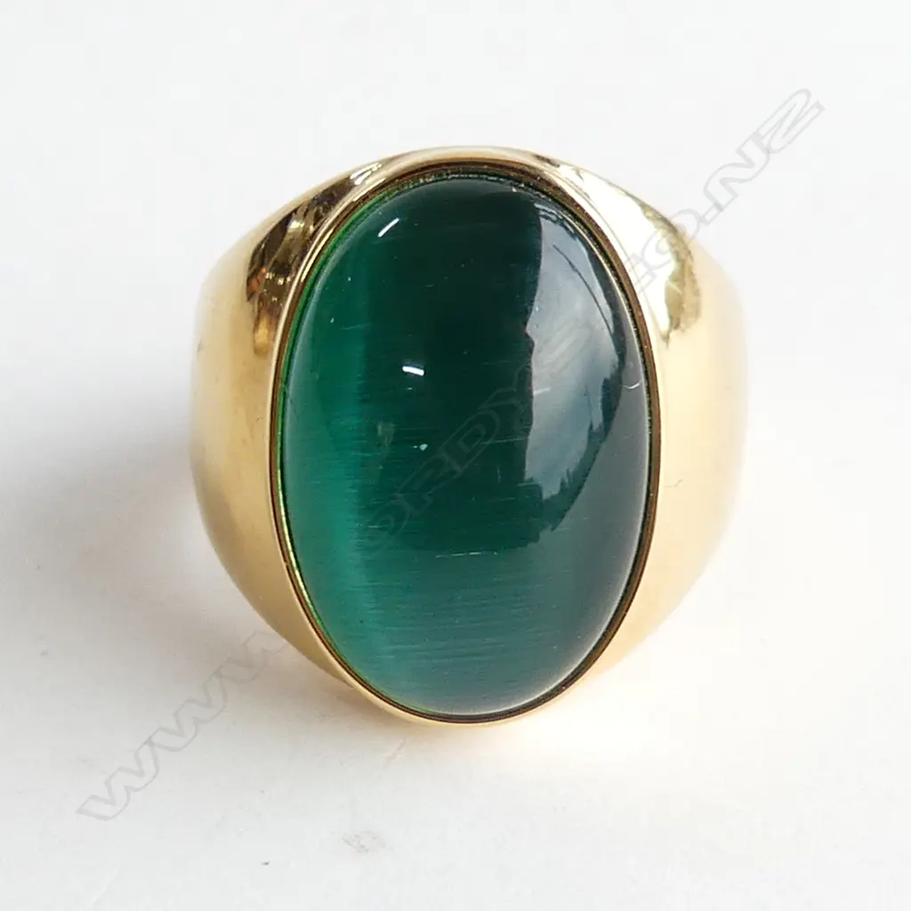 LG GOLD TONE & GREEN COLOUR STONE RING  Image 1++