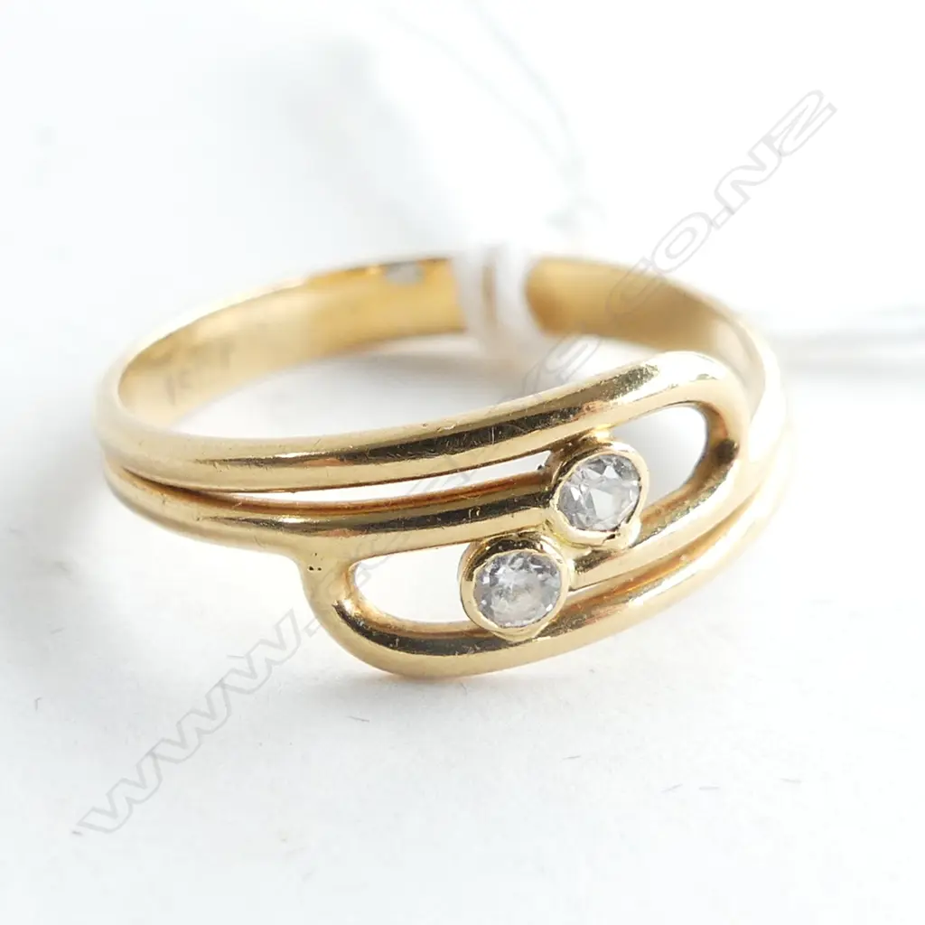 18CT GOLD CZ SET RING 2.2GMS SIZE N 1/2 Image 1++