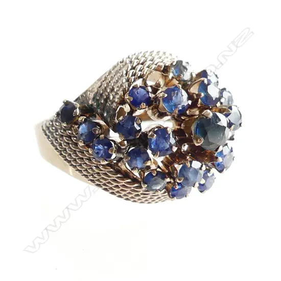 14CT AND SAPPHIRE COCKTAIL RING SIZE N