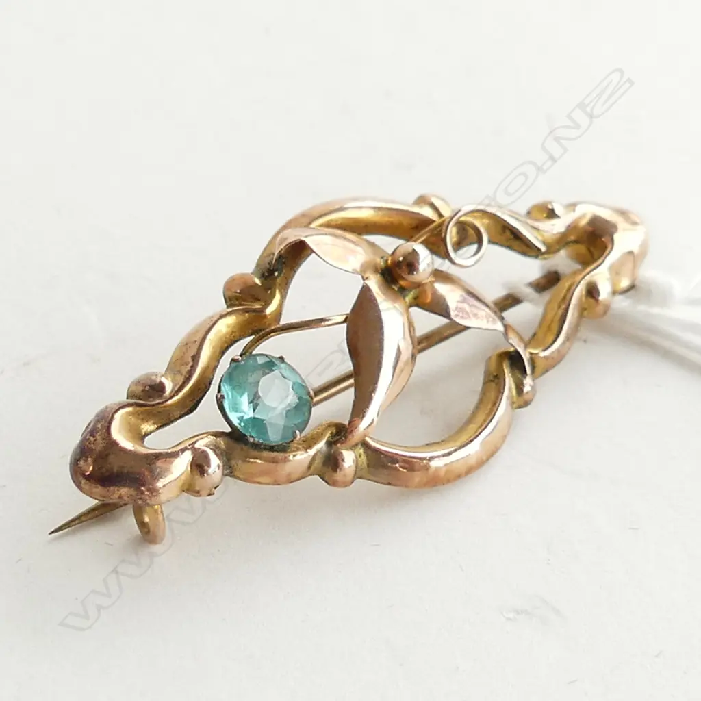 9CT GOLD BROOCH WITH BLUE GEM STONE 1.9GMS  Image 1++