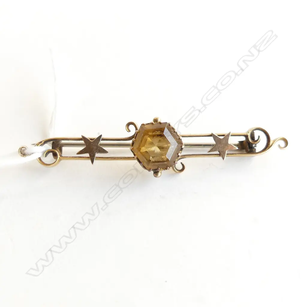 15CT GOLD BAR BROOCH 3.1 GRAMS Image 1++
