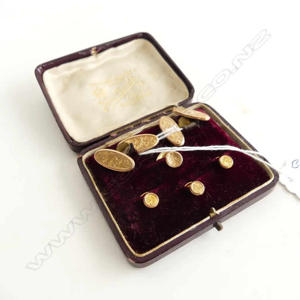 C1900 BOXED SET 9CT GOLD CUFFLINKS & SHIRT STUDS 6.6gms gold weight Image 1++