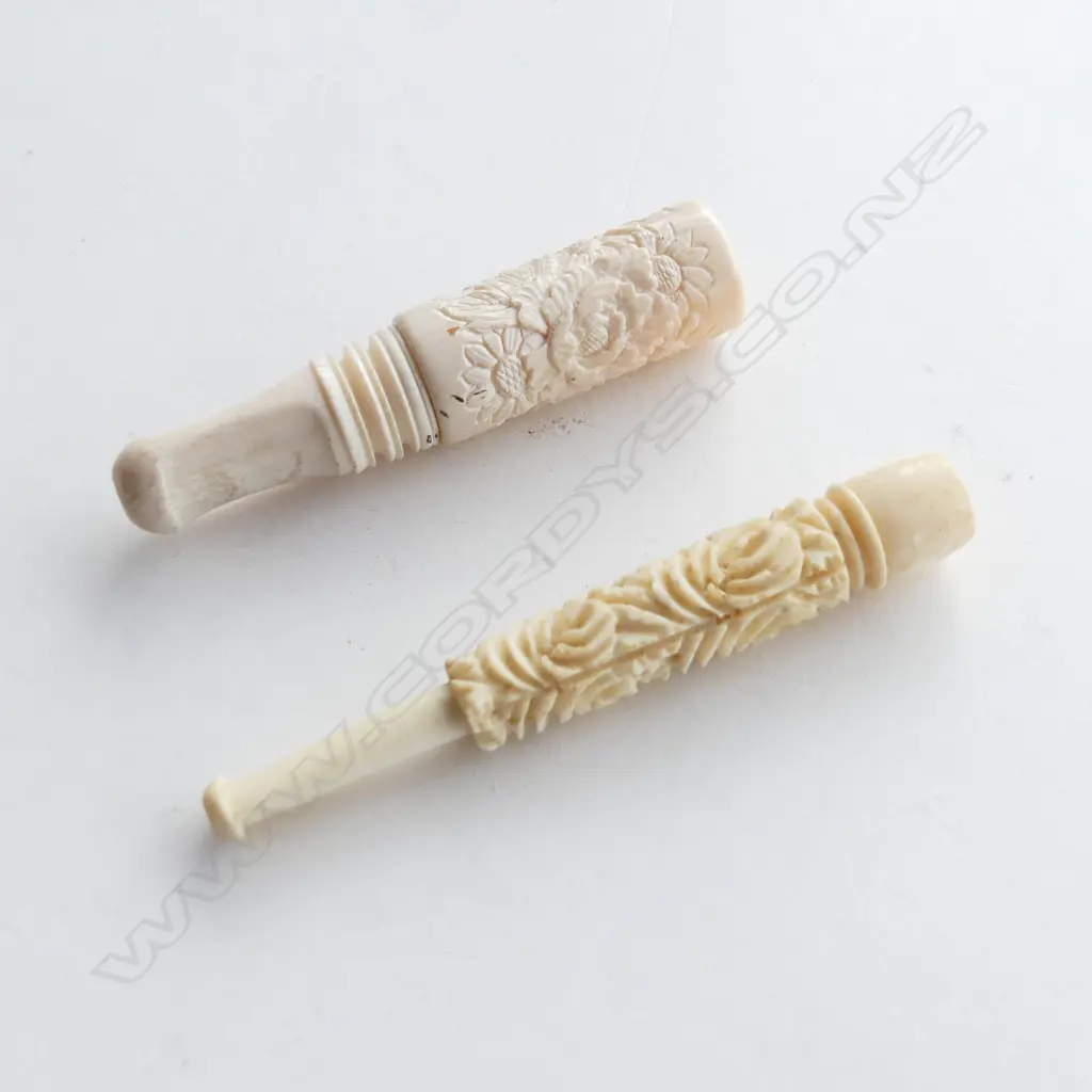 TWO IVORY CARVED CIGARETTE OR CIGAR HOLDERS L 75MM 65MM Image 1++