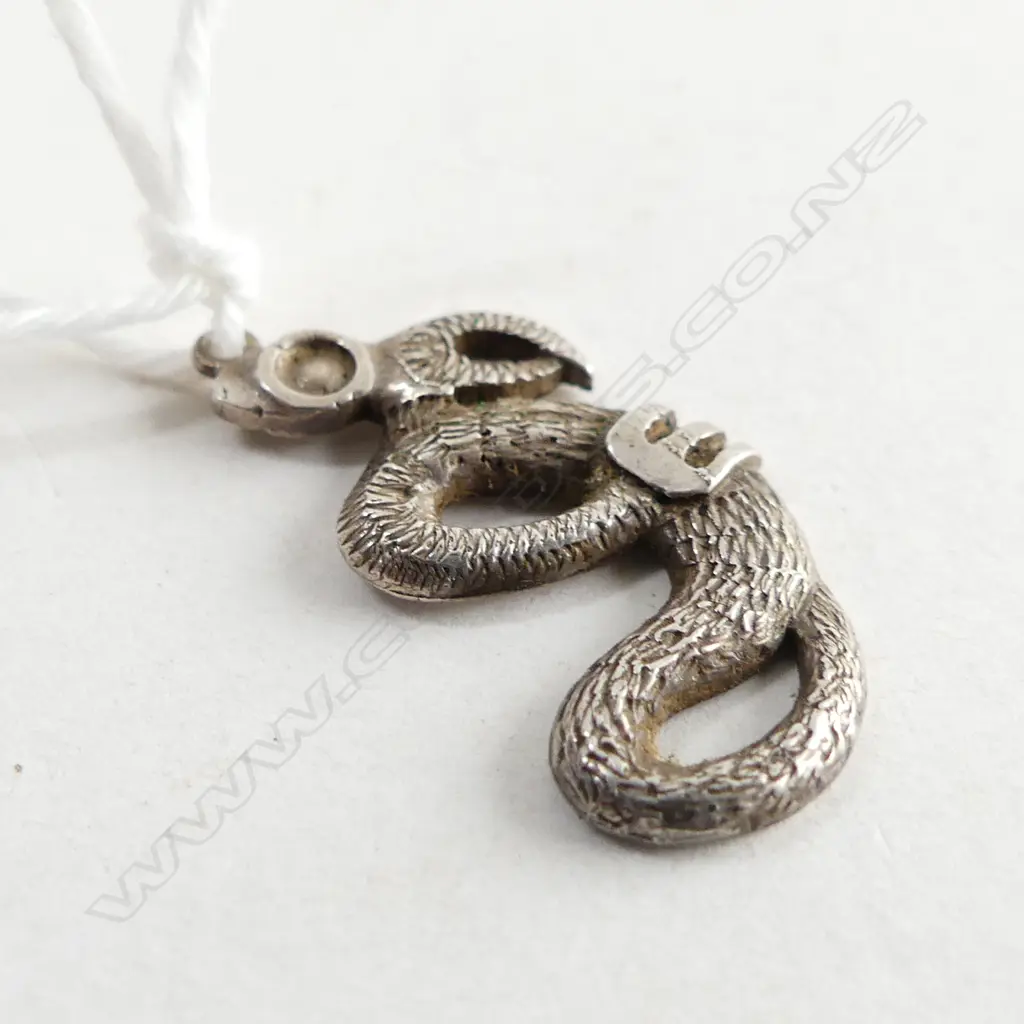 RUSSELL MURPHY VINTAGE SILVER SMALL TANIWHA PENDANT Image 1++