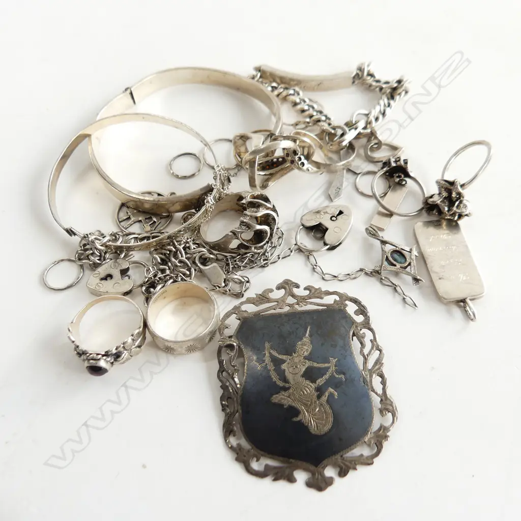 ASST SILVER & GEM SET RINGS+ HEAVY ID BRACELET + BANGLES + PADLOCKS CHAINS ETC 133gms Image 1++