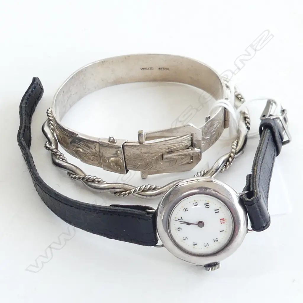 C1910 SILVER LADIES WRISTWATCH running + 2 SILVER BANGLES Image 1++
