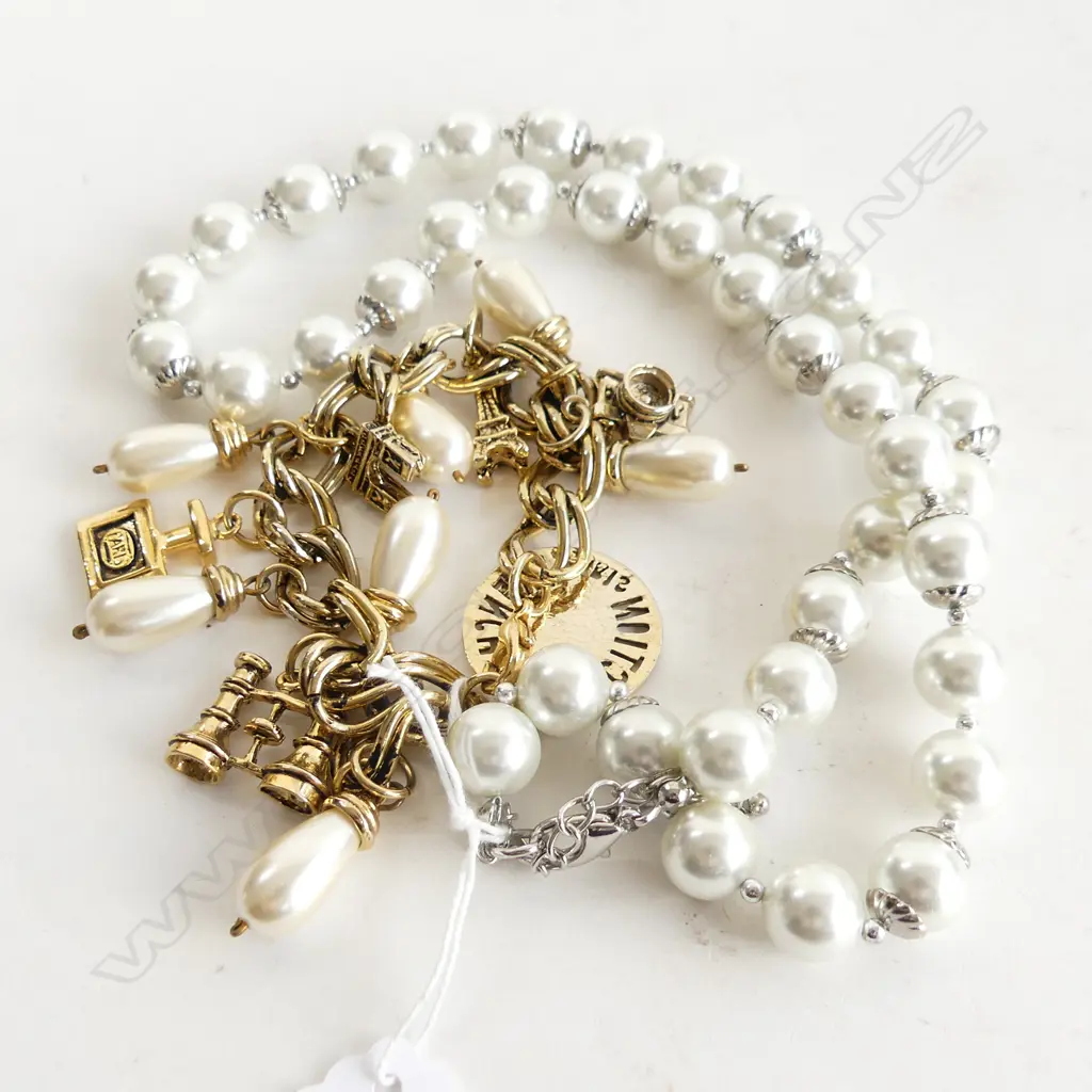 COSTUME BRACELET & NECKLACE Image 1++