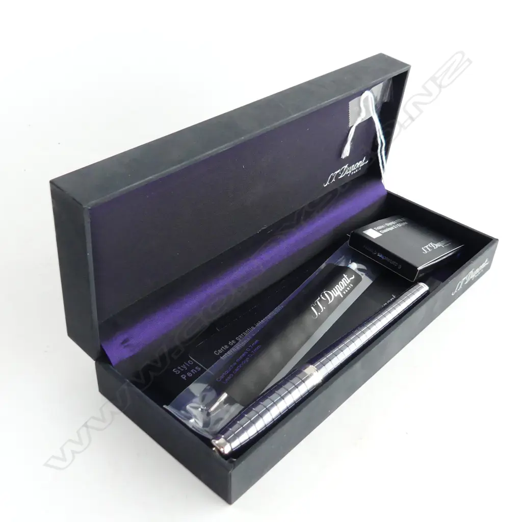 DUPONT FOUNTAIN PEN WITH REFILL ETC.. IN ORIGINAL BOX  Image 1++