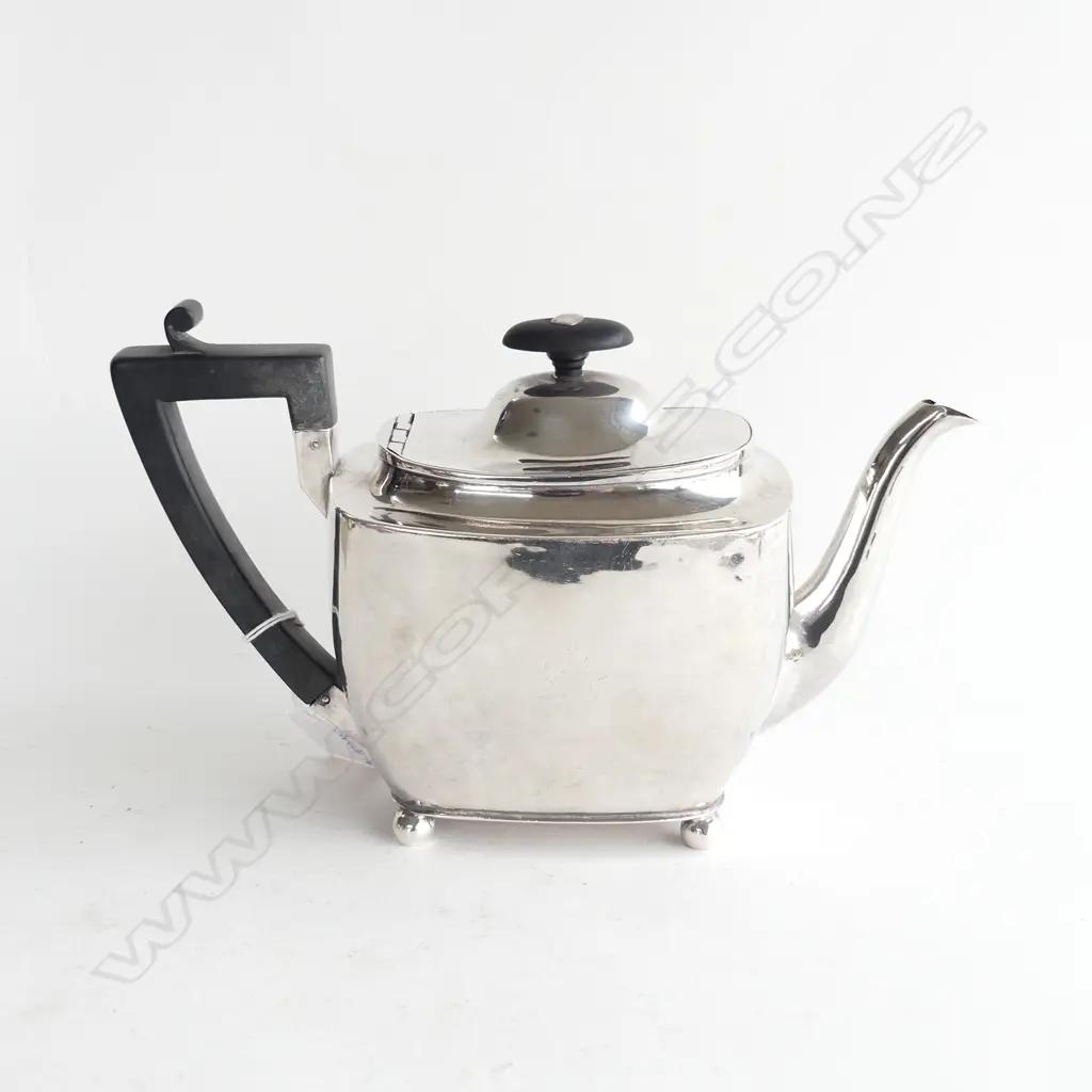 STG SILVER TEAPOT, LONDON, 1806, 471GMS H.160mm Image 1++