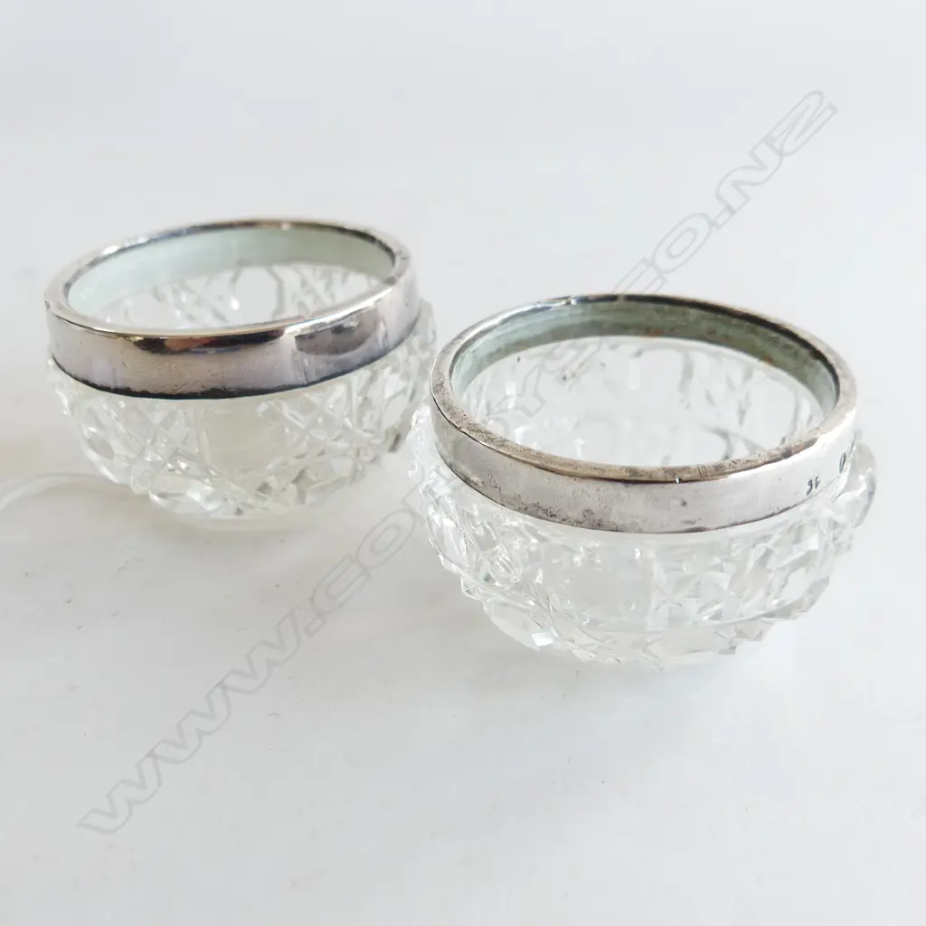 PAIR CRYSTAL SILVER RIMMED SALTS Image 1++
