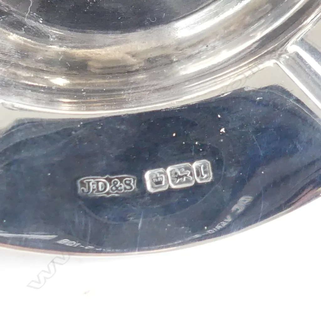 SILVER MATCHSTRIKER AND ASHTRAY SHEFFIELD 1903 133gm Image 1++