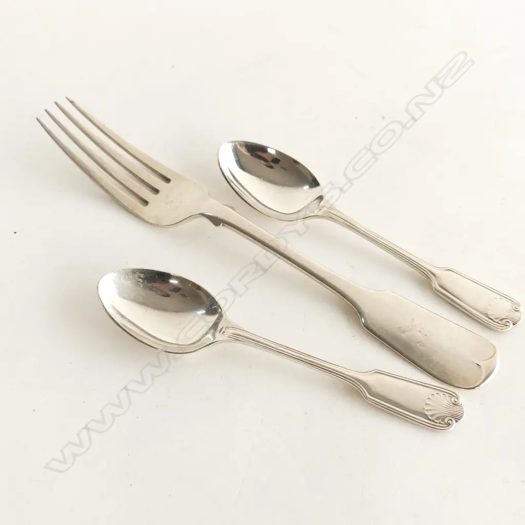 3 PCES STG SILVER; PR TEASPOONS SHEFFIELD 1993 + FORK LONDON 1862 154 GRAMS   Image 1++