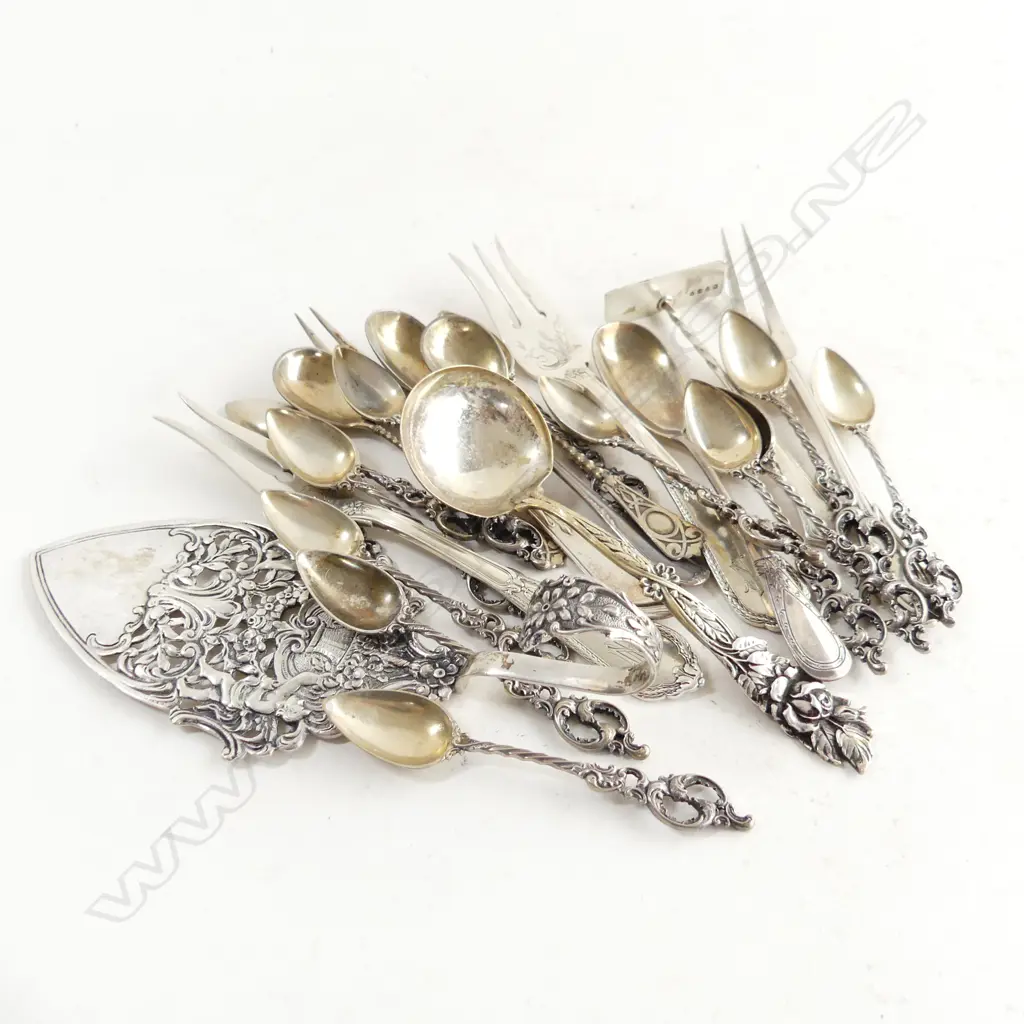 23 PCES ASST. 800 SILVER CUTLERY; SET 12 TEASPOONS + ETC 370 GRAMS Image 1++