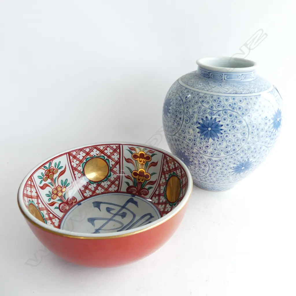 ORIENTAL IMARI BOWL & QUALITY B&W VASE  FAULTS TO BOWL Image 1++