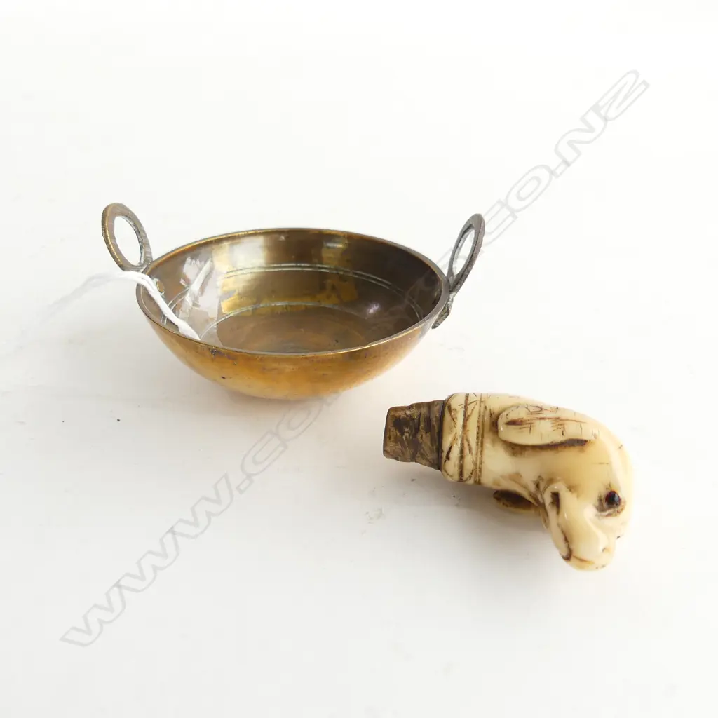 IVORY DOGS HEAD WITH INSET GLASS EYES L. 40MM Image 1++