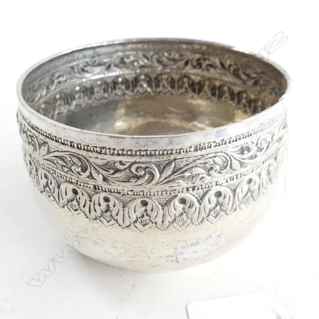 ASIAN DEEP SIDED SILVER BOWL 100mm dia 148 GRAMS Image 1++