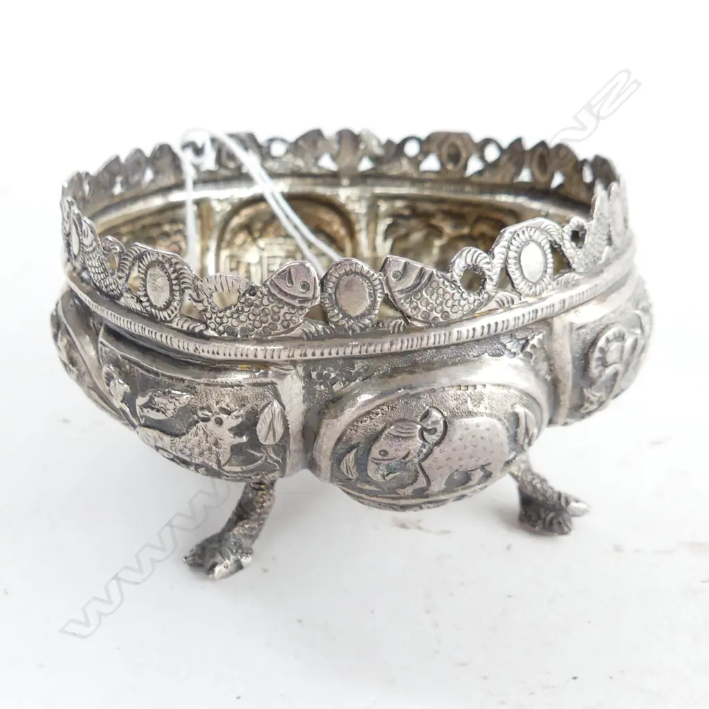 ASIAN SILVER BOWL ON 3 FEET 100mm dia 96 GRAMS Image 1++