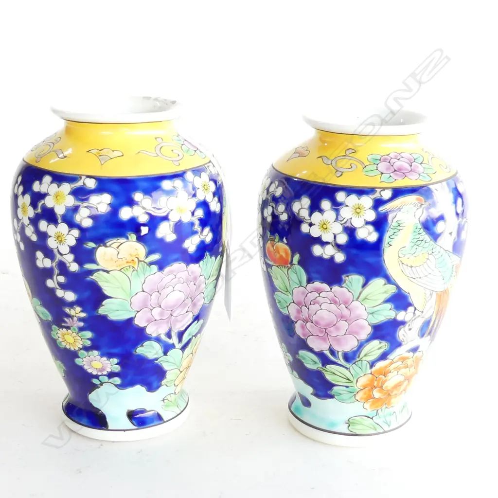 PR JAPANESE VASES; BLUE GROUND H.155mm Image 1++
