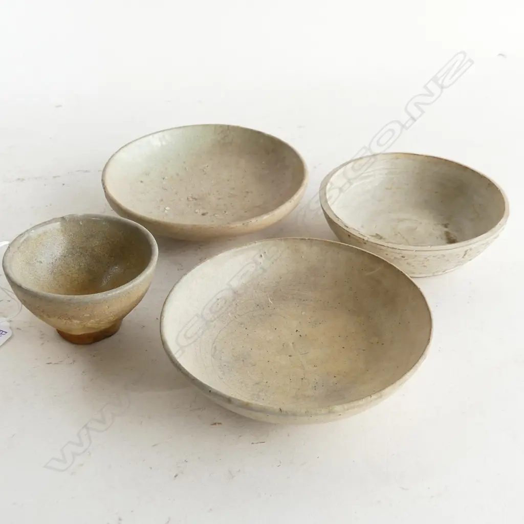4 CHINESE SONG & YUAN CELADON BOWLS 125mm dia Image 1++