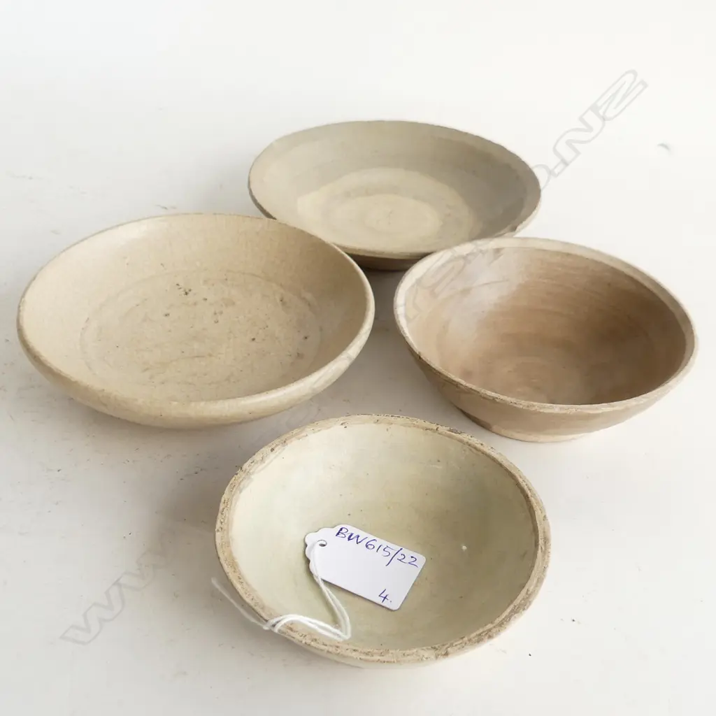 4 CHINESE SONG & YUAN PALE CELADON BOWLS 135mm dia Image 1++