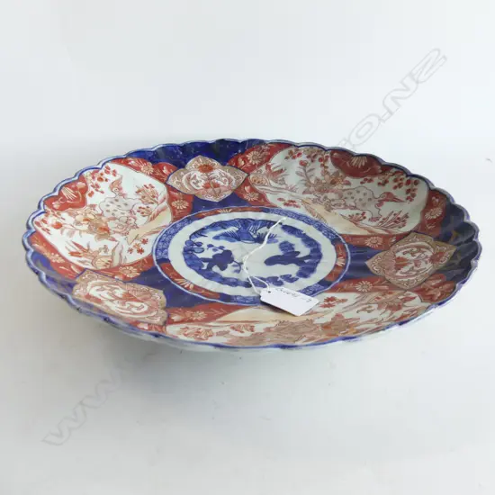 LARGE OLD JAPANESE IMARI SHALLOW DISH 300MM DIA WITH HANGER