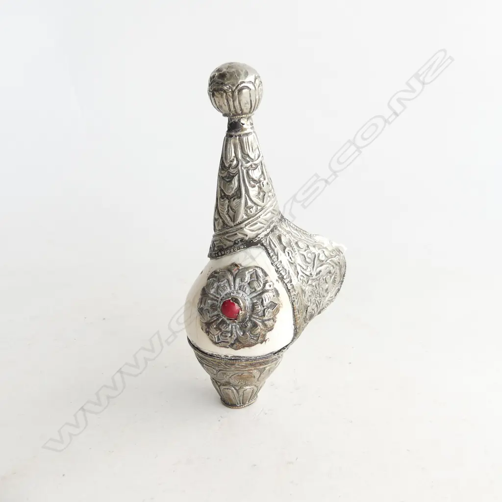 20TH CENTURY TIBETAN CONCH SHELL WITH SILVER (?) & CORAL (?) OVERLAY L. 140MM Image 1++