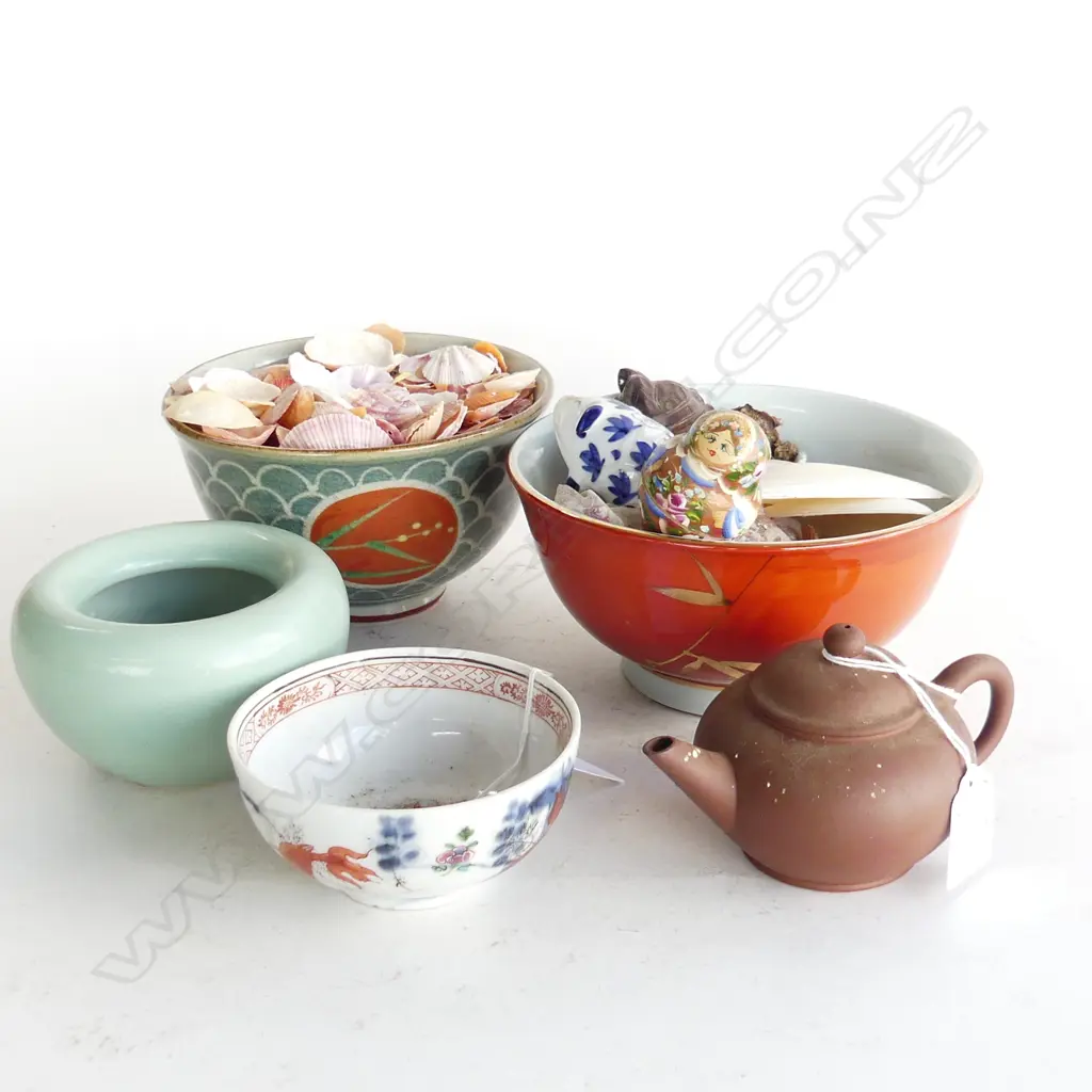 4 ORIENTAL BOWLS & YIXING TEAPOT a.f w shells etc Image 1++