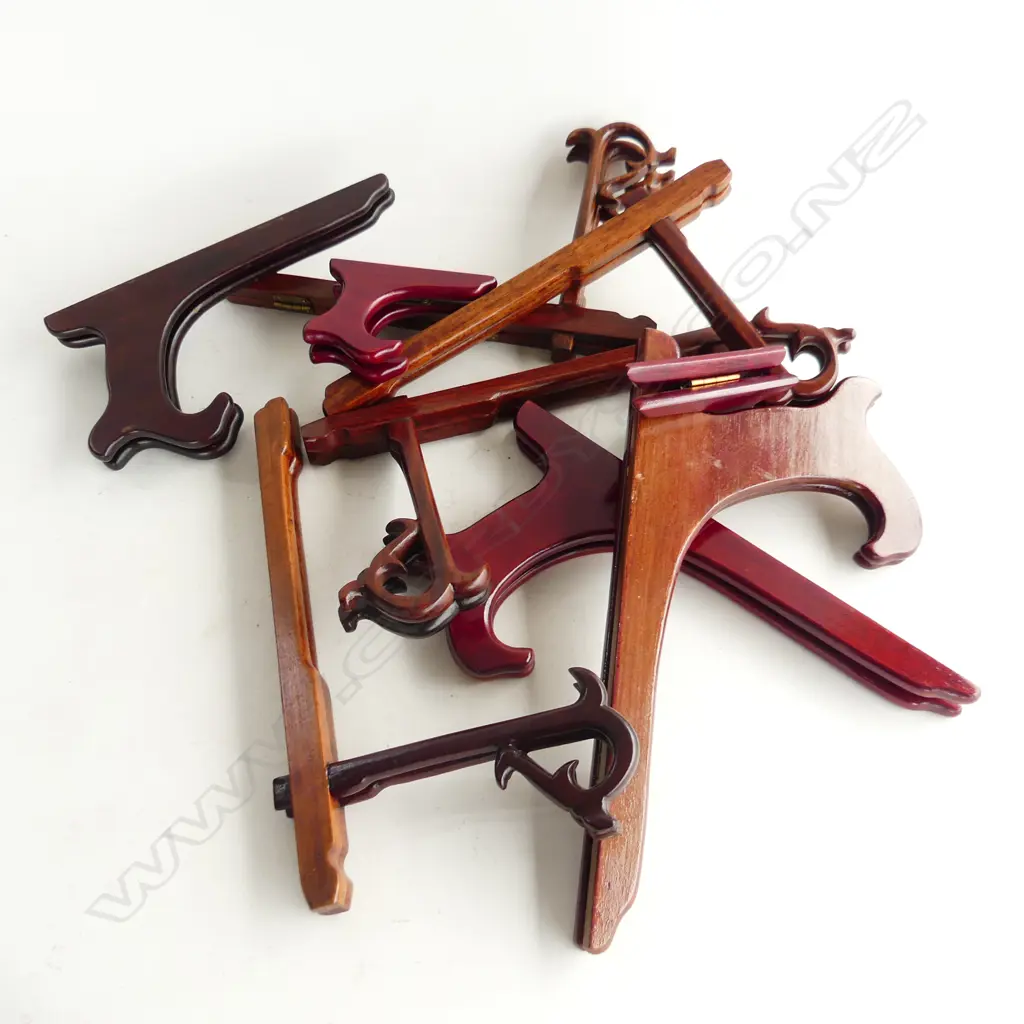 9 ROSEWOOD ORIENTAL PLATE STANDS H.255mm Image 1++