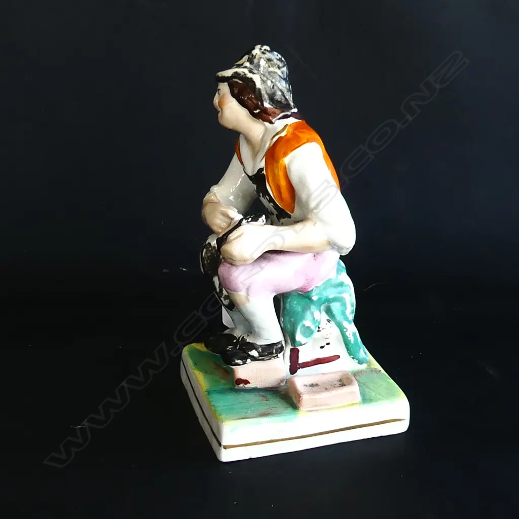 STAFFORDSHIRE FIGURINE OF SHOE MAKER H. 180MM Image 1++