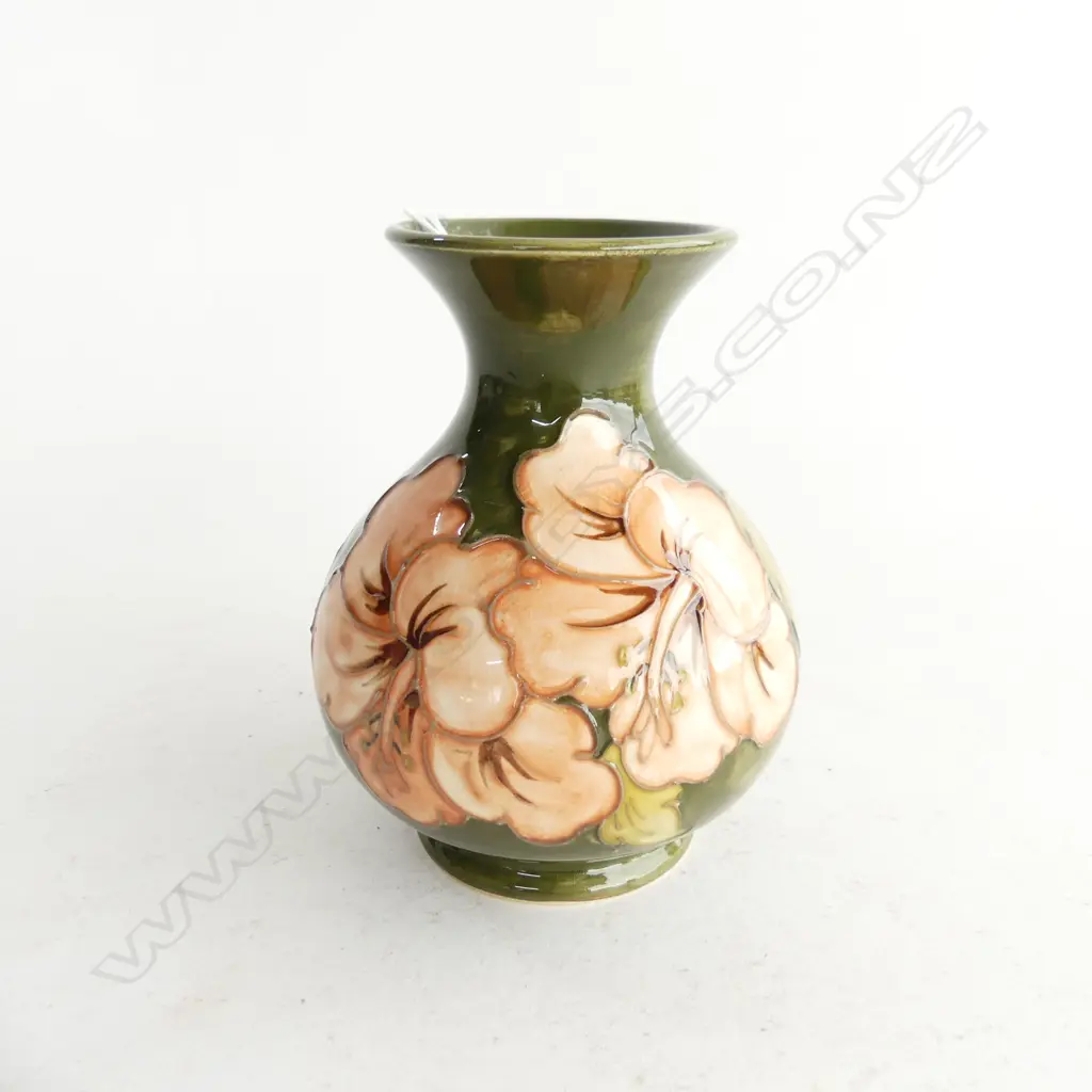 MOORCROFT HIBISCUS VASE H. 135MM Image 1++