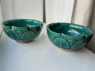 TWO ORIENTAL GREEN GLAZE BOWLS DIA. 120MM Image 1++