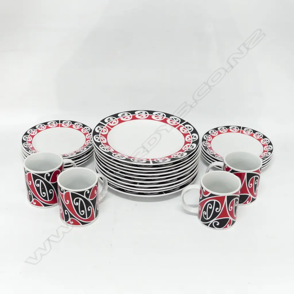 23 PCE MAORI DESIGN DINNER WARE; 10 MAIN PLATES 240mm dia, 9 SIDE PLATES, 4 MUGS Image 1++