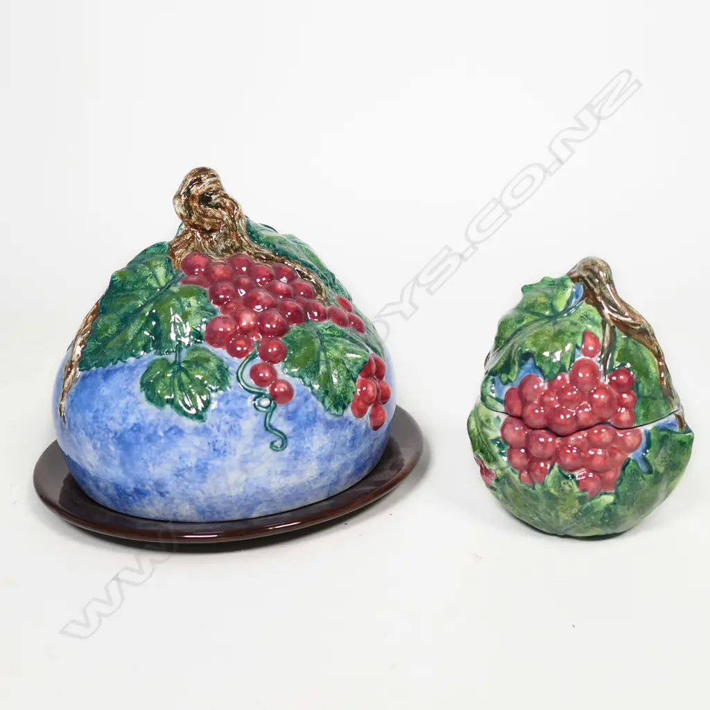 CERAMIC GRAPE BUNCH CHEESE DOME & LIDDED JAM DISH, H.130 & 170mm Image 1++